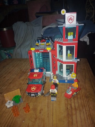 Lego city 60215 - city,