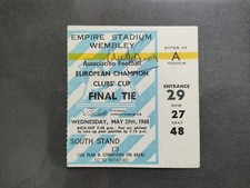 ✔️ Signed 1968 Manchester