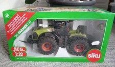 SIKU 3271 Claas Xerion 5000 Tractor 1:32 Scale Model In Box Nice Condition