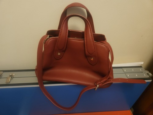 Zara hand and shoulder - zara,