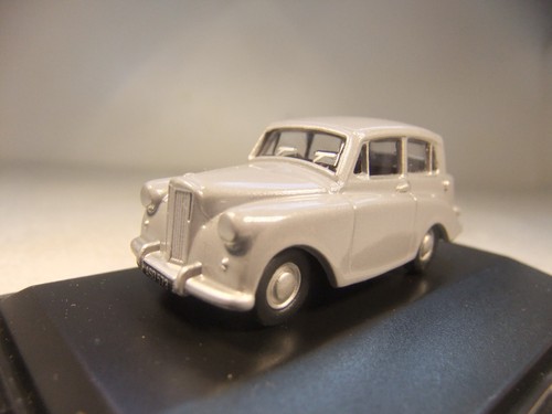 Oxford r7069 triumph - 1:76,