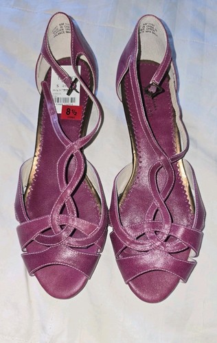 New clarks artisan - new,