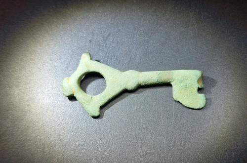 Authentic roman bronze key - bronze,