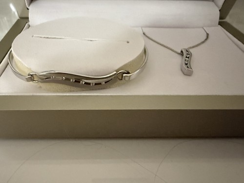Necklace and bracelet set - and,