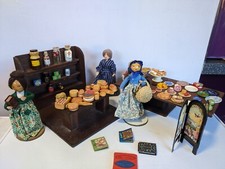 Antique / Vintage Dolls house scene of a shop & other extra pieces  lovely item!
