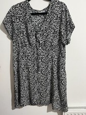 Black and White Dress Size 20