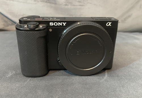 Sony alpha e10 red light - red,