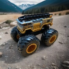 Hot Wheels Monster Jam HW Fire 00 Gold Variant 1:64 Scale Monster Truck Rare VGC