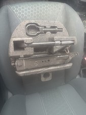Ford Fiesta mk7 Jack & Towing