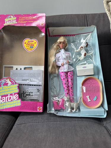 Vintage 1996 pet doctor barbie - doctor,