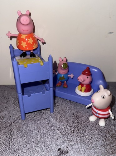 Peppa pig figures - pig,