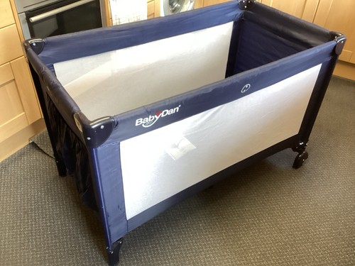 Baby dan portable cot playpen - cot/,