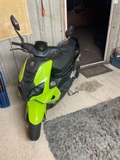 Green and black Moped great condition used- Peugeot speed fight 4 50cc 