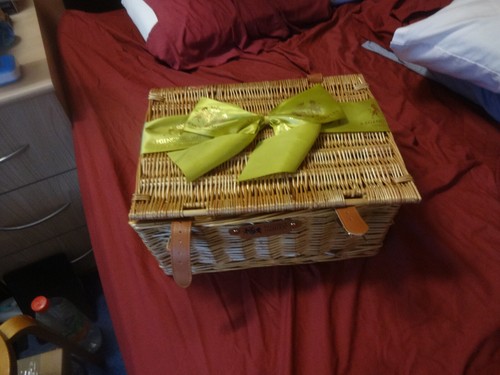 Regency wicker hamper basket