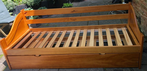 Pine daybed with pull out - pull,