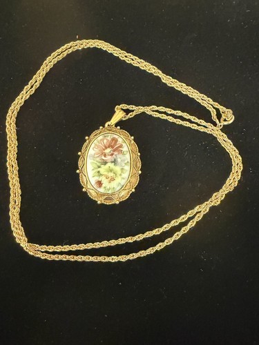 Vtg rare pendant - rare, necklace