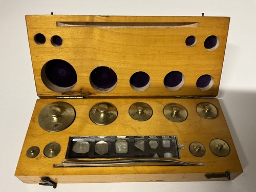Vintage scale weight set - scale,