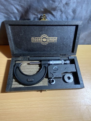 Moor and wright micrometer - moor,