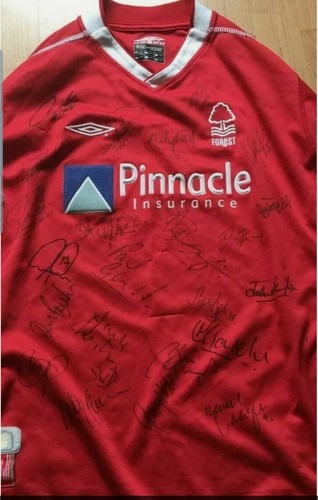 Nottingham forest signed shirt - nottingham,