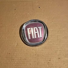 ORGINAL FIAT PUNTO GRANDE FRONT BUMPER GRILL BADGE IN GOOD CONDITION 