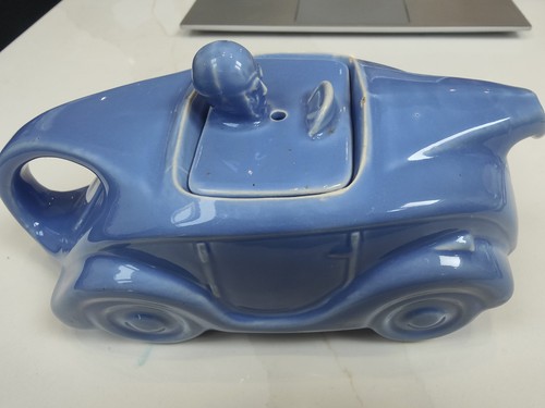 Sadler blue racing car - racing, pot