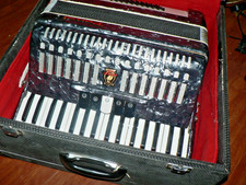 SUPERB 48 PARROT PIANO