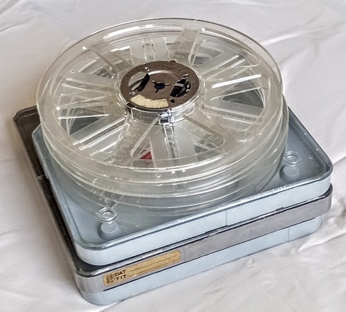 Vintage empty film reels - x,