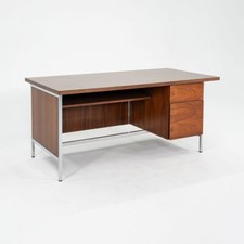 1960s Florence Knoll Executive Desk in Walnut and Chromed Steel, Model 502B-BWM