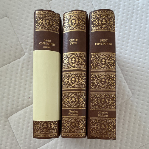 Lot charles dickens books - of,