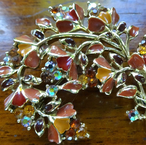 Vintage 1950s amber enamel ab - amber,