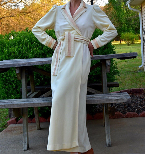 Vtg 80s does 40s cream - vtg., velour