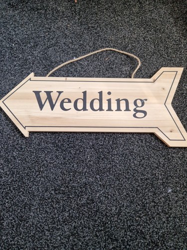 Wooden wedding sign left arrow - wooden,