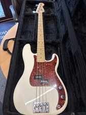 Fender Precision P bass Guitar With Upgraded Seymour Duncan Pick UPS And Case