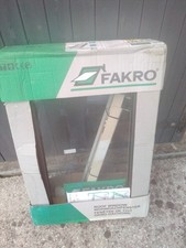 NEW FAKRO FTP VU3 55X78 PINE CENTRE PIVOT ROOF WINDOW WITH TILE FLASHING