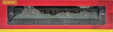 Hornby R4338B SR Maunsell Composite Coach 5689 in Southern Railway Green Livery