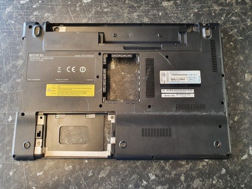 Sony vaio pcg 61611m bottom - sony, pcg-61611m