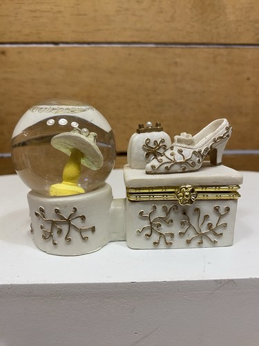 Gorgeous miniature snow globe - miniature,