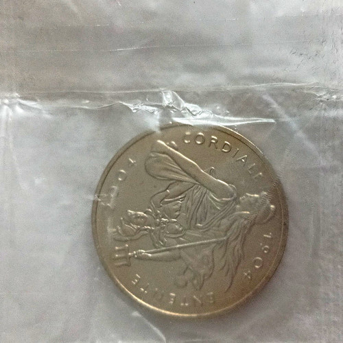 2001 five pounds coin - 2001, £5