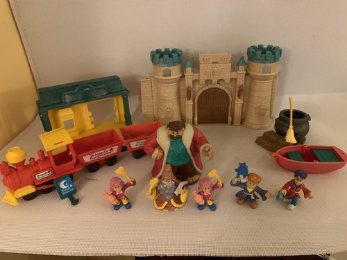 Wonderland wizard castle train - castle,