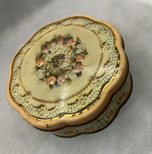 Vintage metal tin avon - vintage,