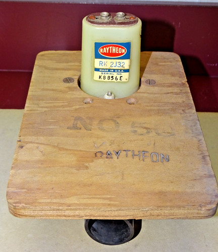 Vintage raytheon 2j32 - rk,