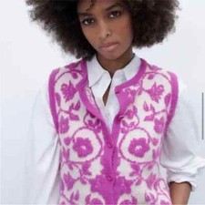 BNWT: Floral Embroidered