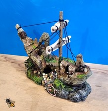 Aquarium Ornament Sunken Pirate Ship wreck Sails Fish Tank Wood Boat on Rocks