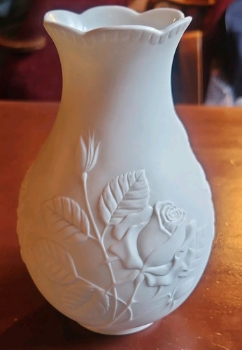 Vintage white vase - by, ak