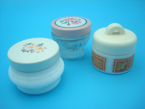 Lot vintage avon cream - of,