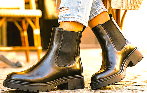 Black chelsea boots - uk, 7