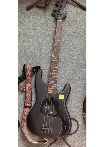 Electric bass guitars - electric,