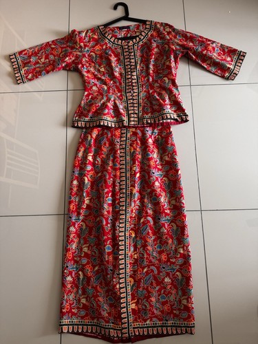 Singapore batik kebaya - batik,