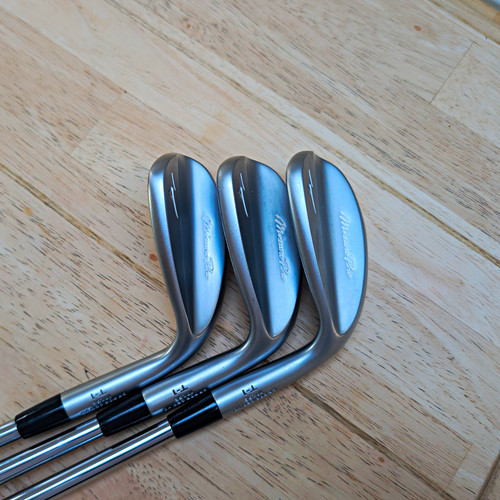 Mizuno pro right hand - pro, right-hand