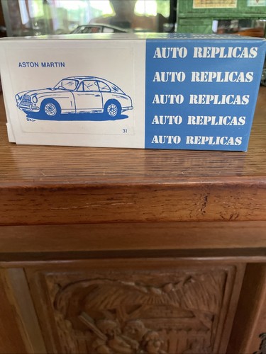 Auto replicas aston martin - replicas,